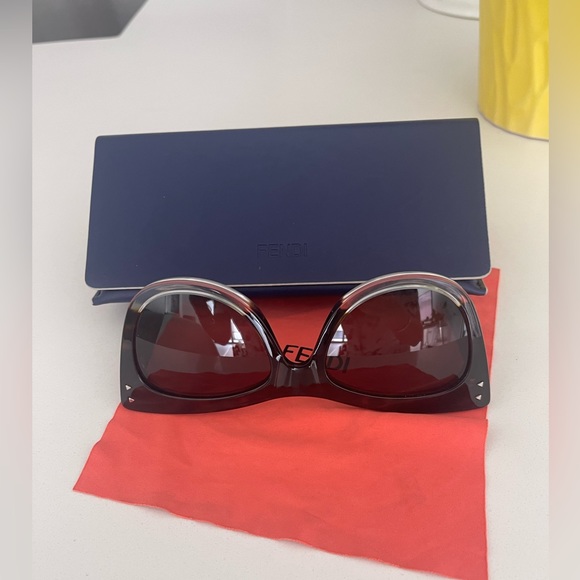 Brown fendi sunglasses in perfect condition cat eyes